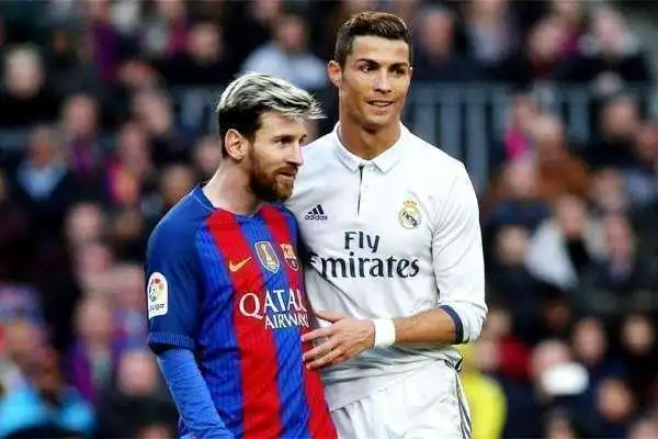 仅需缺席一 仅需缺席一